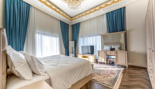 Five-Bedroom Apartment
