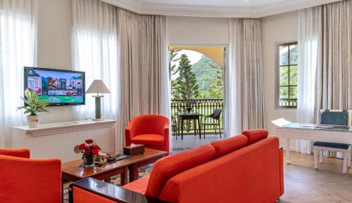Corner Suite