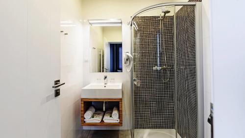 Double or Twin Room with Bathroom