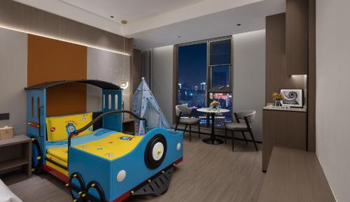 Deluxe Family Room
