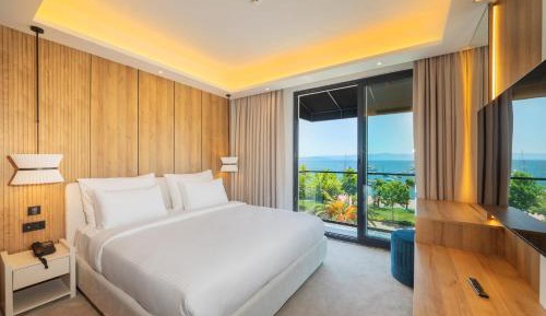 Deluxe Double Room with Sea View