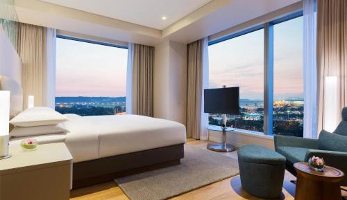 Grand Deluxe King Suite - West Tower