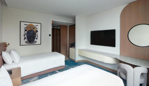 Deluxe Twin Room with City View