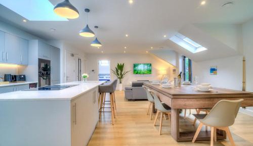Family Two-Bedroom Apartment with View