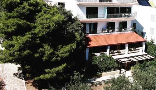 One-Bedroom Apartment with Sea View
