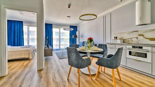 One-Bedroom Apartment with Balcony