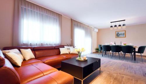 Four-Bedroom Holiday Home