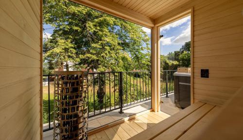 Two-Bedroom Apartment with Lake View