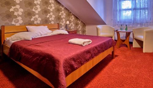 Standard Queen Room
