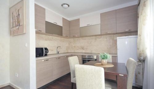 One-Bedroom Apartment with Balcony