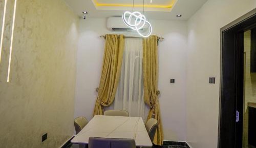 Deluxe One-Bedroom Apartment