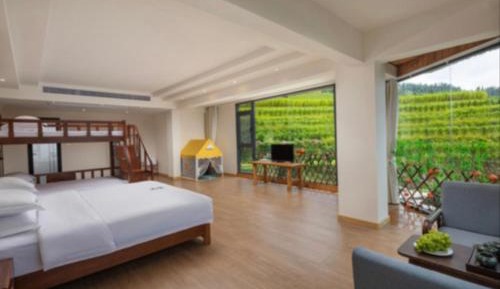 Deluxe Family Room