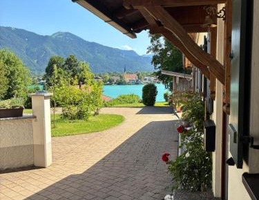 Apartment with Lake View