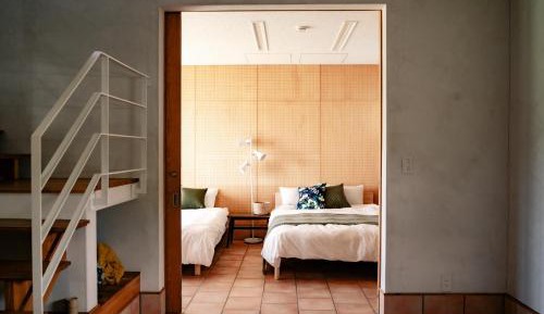 Five-Bedroom Deluxe Apartment