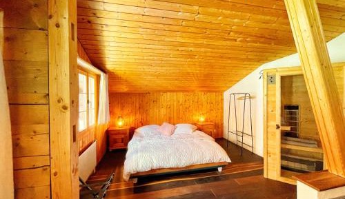 Standard Double Room with Shared Bathroom