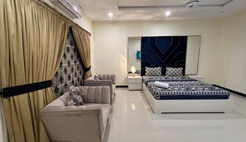 Deluxe Double Room (2 Adults + 1 Child)