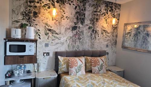 Deluxe Double Room with Balcony and Sea View