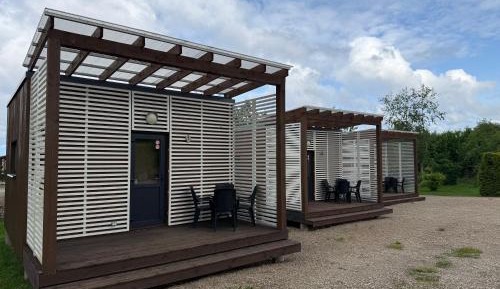 Bungalow with Patio