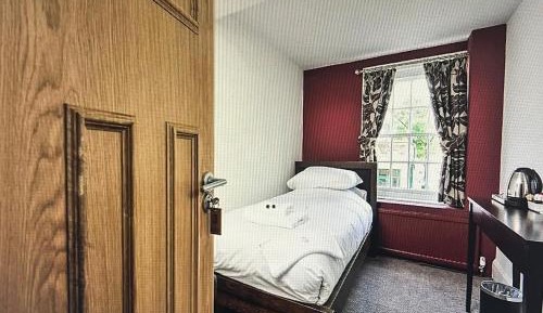 Single Room with Private External Bathroom