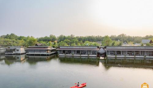 Deluxe Twin Room with Lake Side View