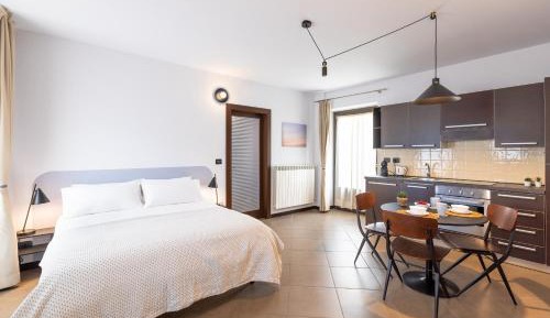 Studio Apartment with One Double Bed