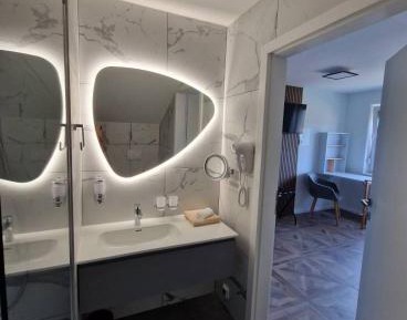 Double or Twin Room with Private Bathroom