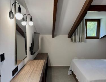 Two-Bedroom Deluxe Apartment with Balcony