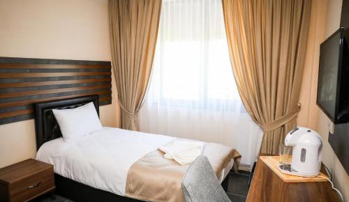 Large Single Room