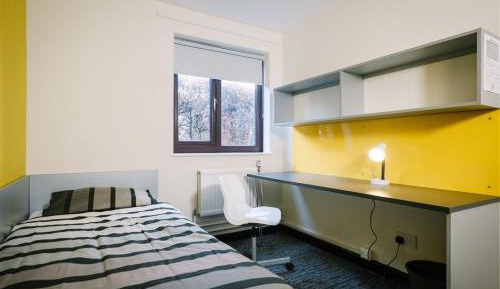 Single Room with Private Bathroom