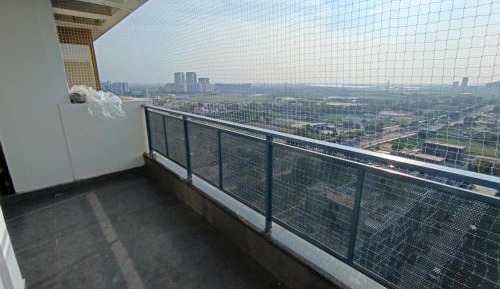 Studio with Balcony