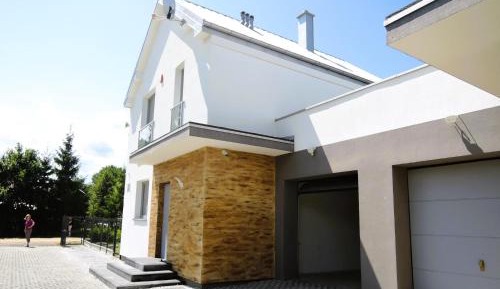 Eight-Bedroom Holiday Home