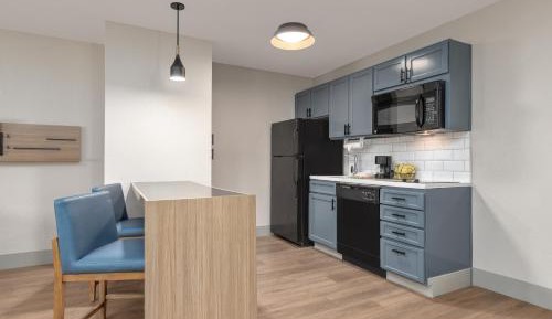 One-Bedroom King Suite