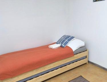 Standard Twin Room with Shared Bathroom