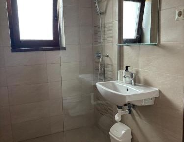 Double or Twin Room with Mountain View