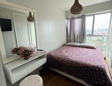 Queen Room with Shared Bathroom