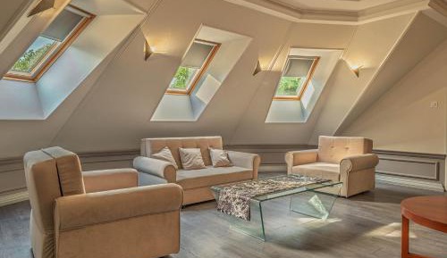 Deluxe Family Suite