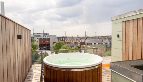 One-Bedroom Apartment with Terrace