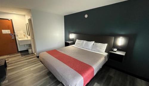 King Room - Non-Smoking