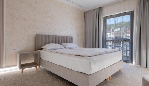 Queen Room with Balcony