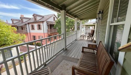 Apartment with Balcony