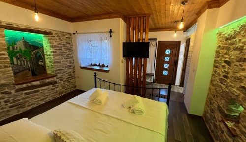 Double Room with Mountain View