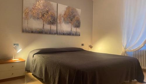 Classic One-Bedroom Apartment with King Bed