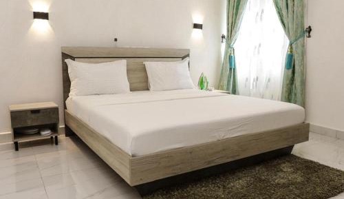 Superior One-Bedroom Apartment with Balcony