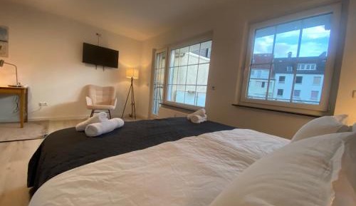 Three-Bedroom Apartment with Balcony
