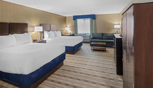 Queen Room with Two Queen Beds and Sofa Bed - Non-Smoking