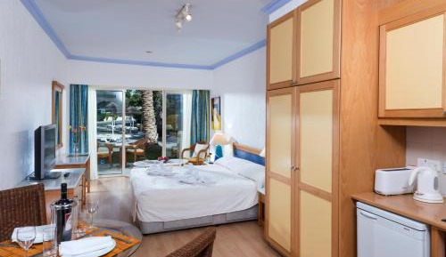 Studio (2 Adults)