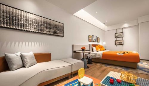 Deluxe Family Room