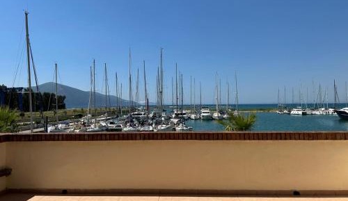 One-Bedroom Apartment with Bay View