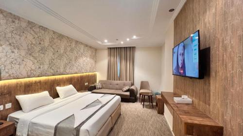 Standard King Room
