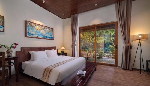 Deluxe Double Room with Garden View